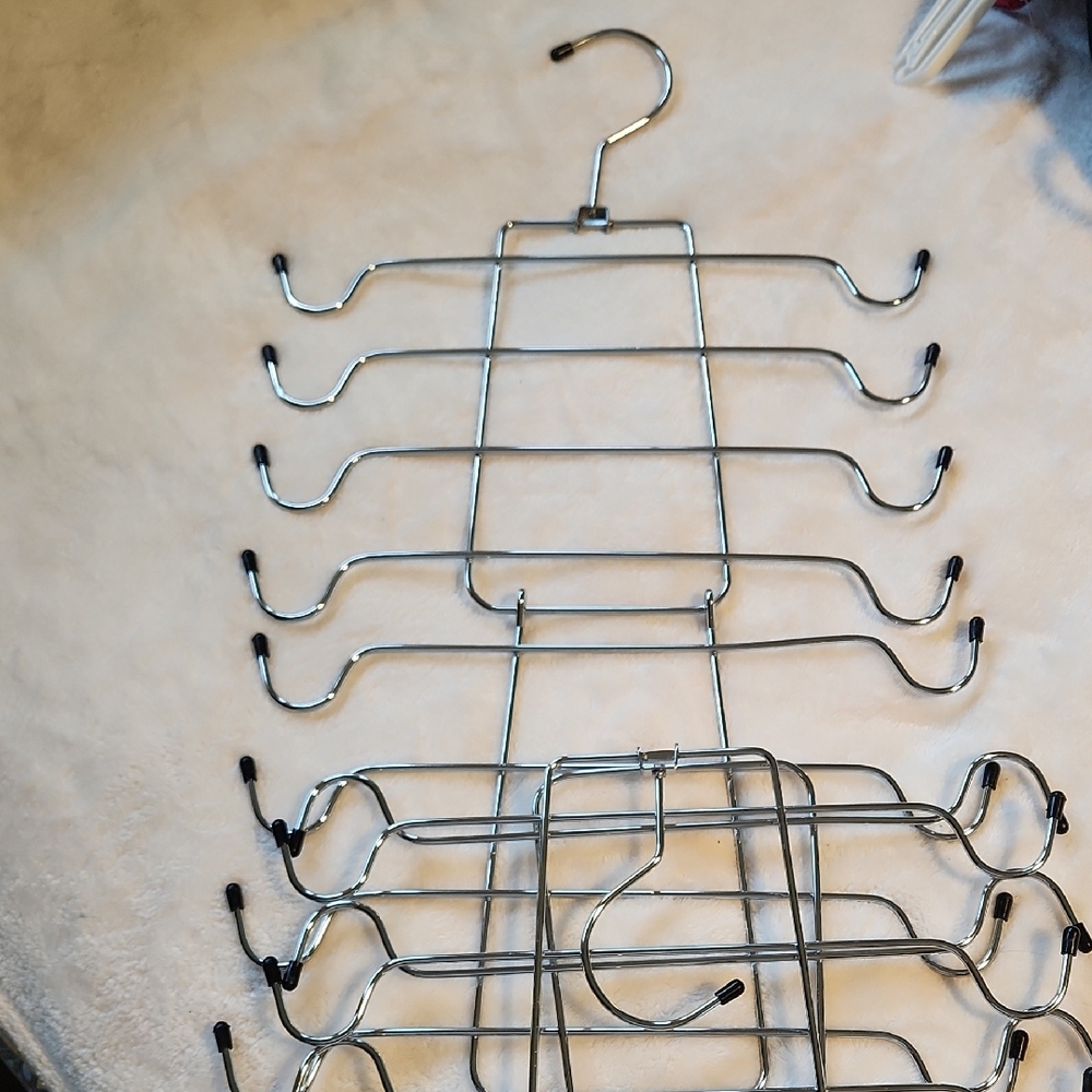 Source Unknown Chrome Multi-Layer Scarf and Tie Organizer with Black Tips